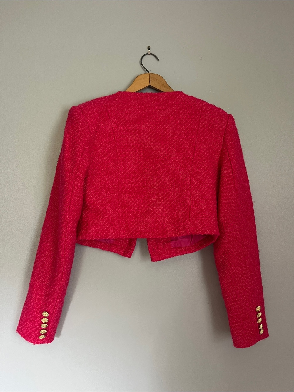 L'ATISTE Hot Pink Bouclé Cropped Blazer with Gold Buttons - Picture 6 of 7